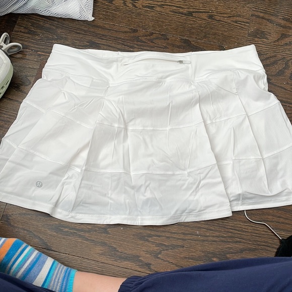 Lululemon pace tennis skirt - Picture 2 of 11